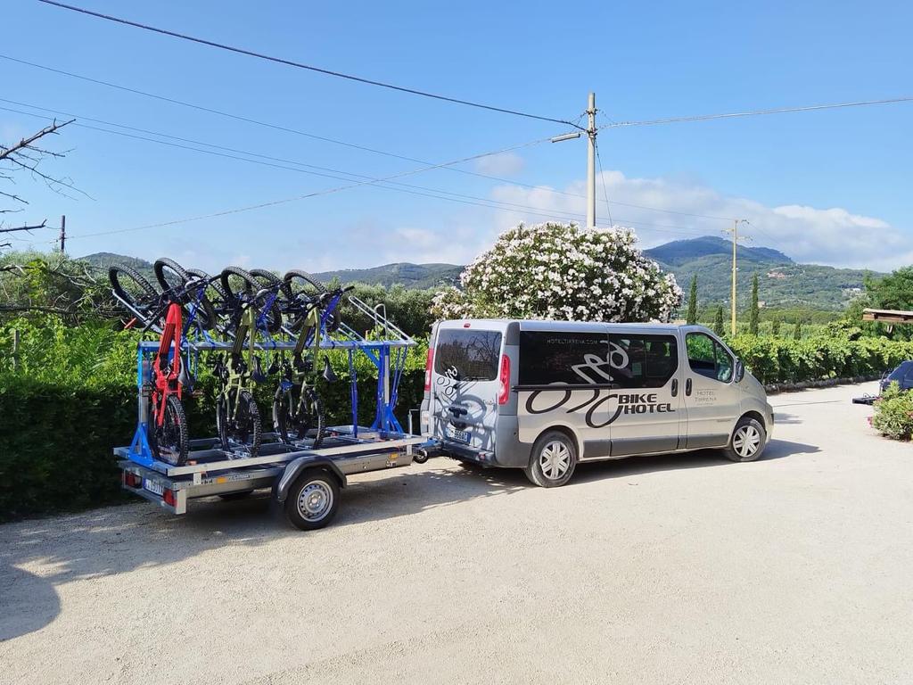 Touren Fahrrad Verleih und Bike Shuttle Hotel Tirrena